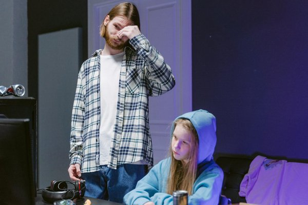 Exploring celestial frontiers: overcoming physics challenges in space simulation gaming